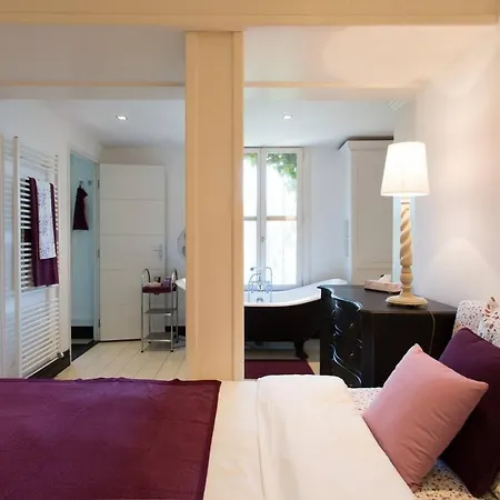 La Petite Fontaine Villa *